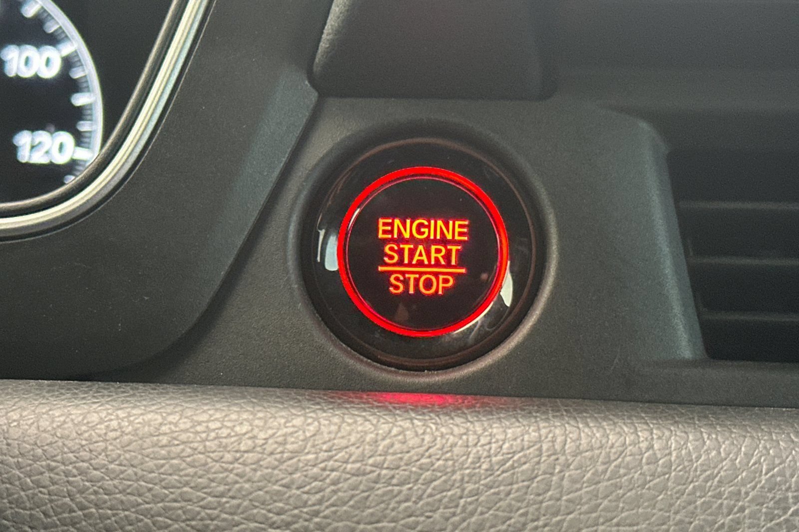 Used 2025 Honda Pilot EX-L image 21
