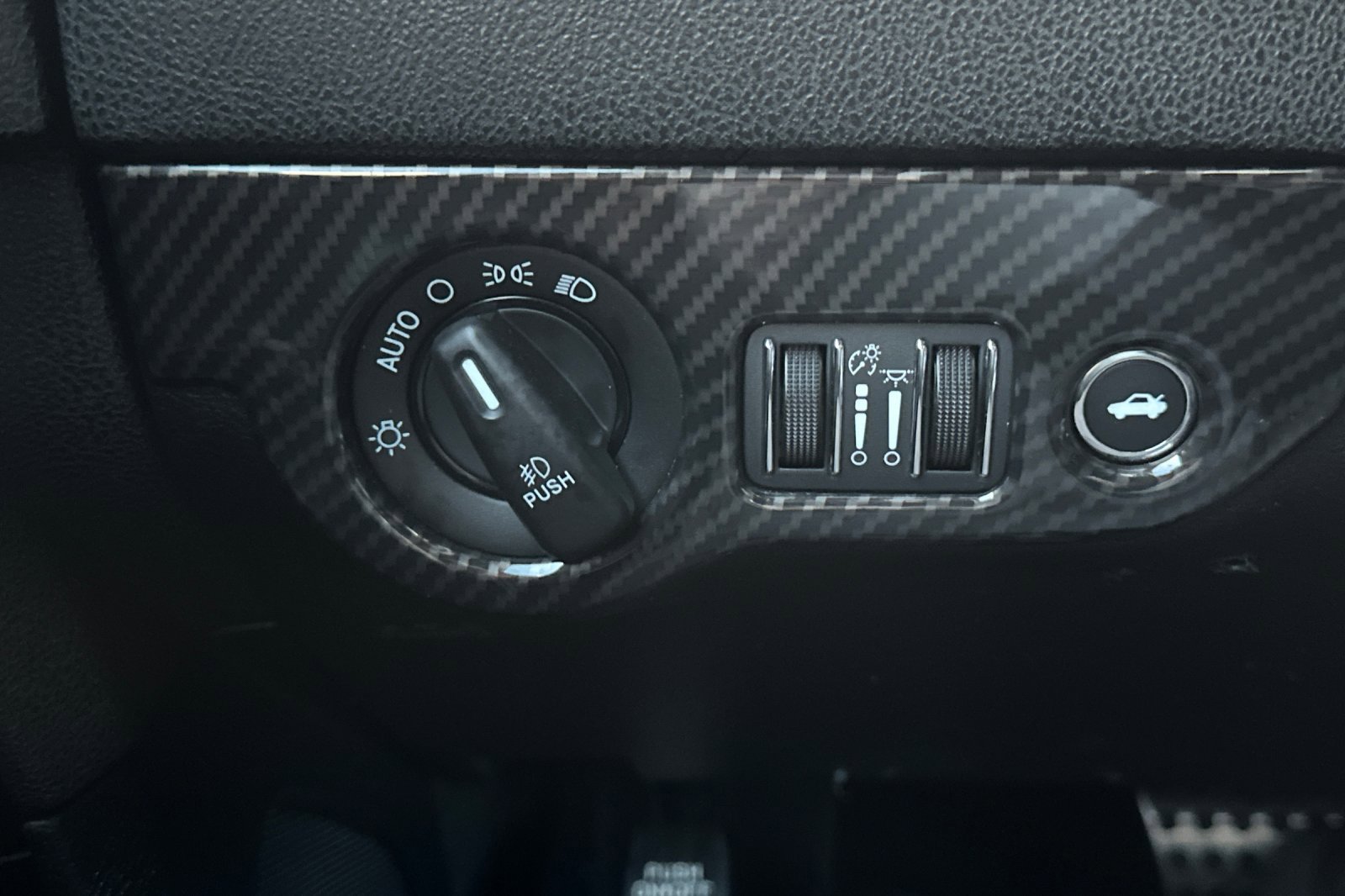 Used 2017 Dodge Charger R/T image 41