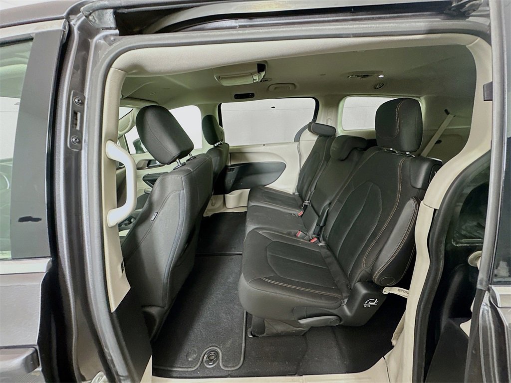 Used 2018 Chrysler Pacifica Touring Plus w/ Tire & Wheel Group image 22