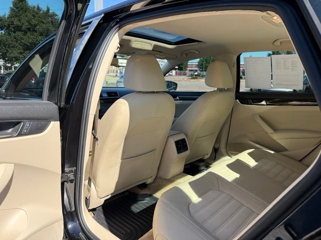 Used 2014 Volkswagen Passat TDI SEL Premium FWD image 15