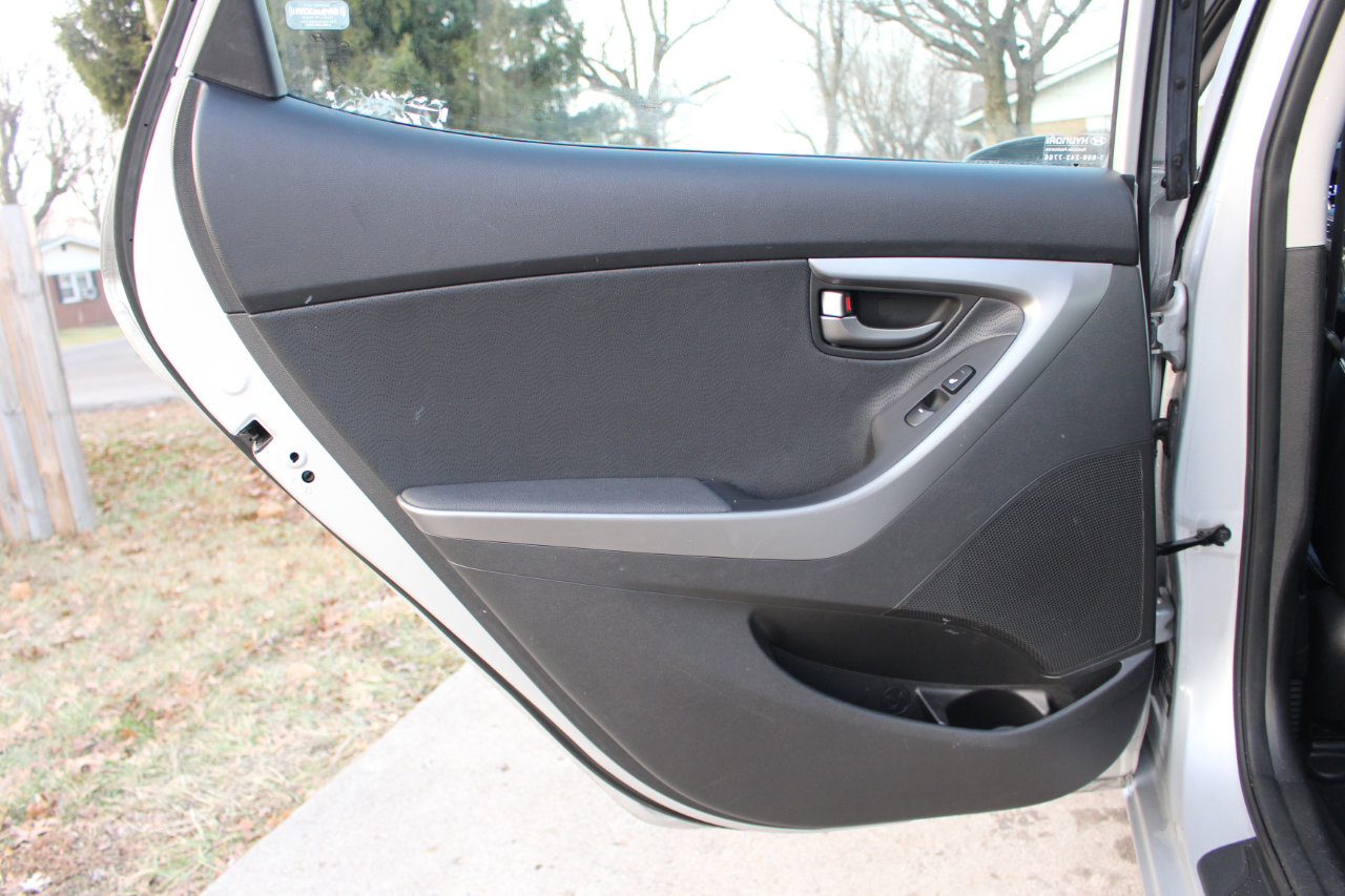 Used 2013 Hyundai Elantra Limited image 28