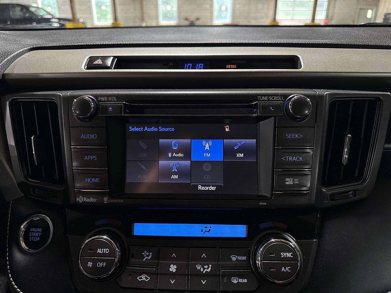 Used 2015 Toyota RAV4 Limited AWD/4WD image 21