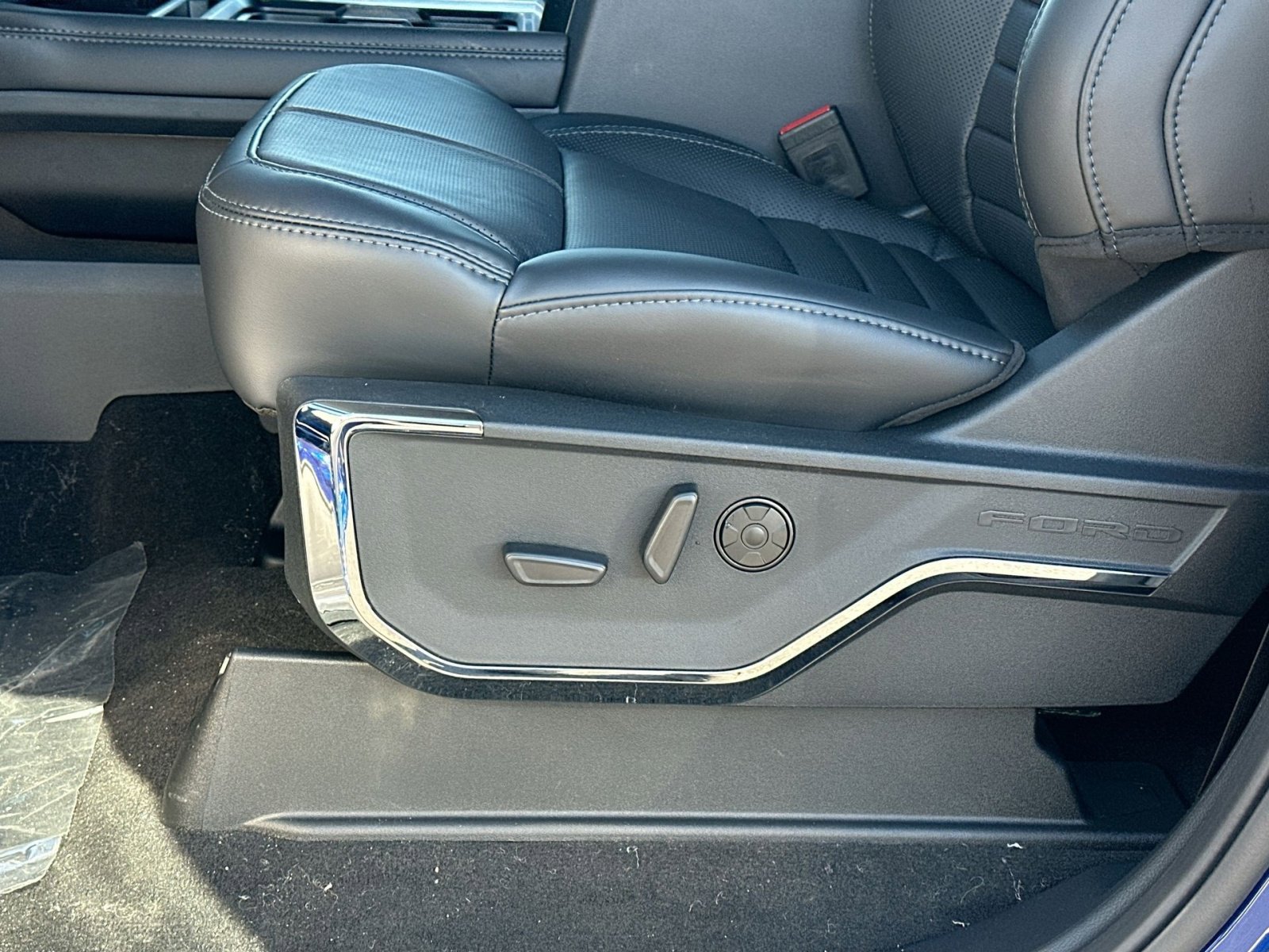 New 2026 Ford F350 Platinum image 14