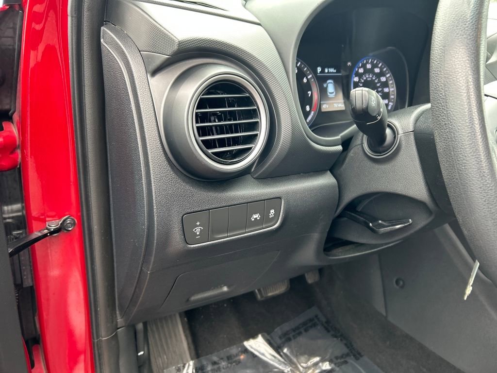 Used 2021 Hyundai Kona SE image 13