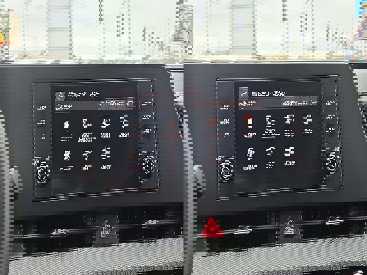 Used 2024 Kia Sportage LX image 15