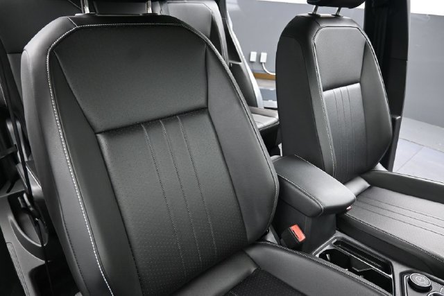 Used 2024 Volkswagen Tiguan SE R-Line AWD/4WD image 14