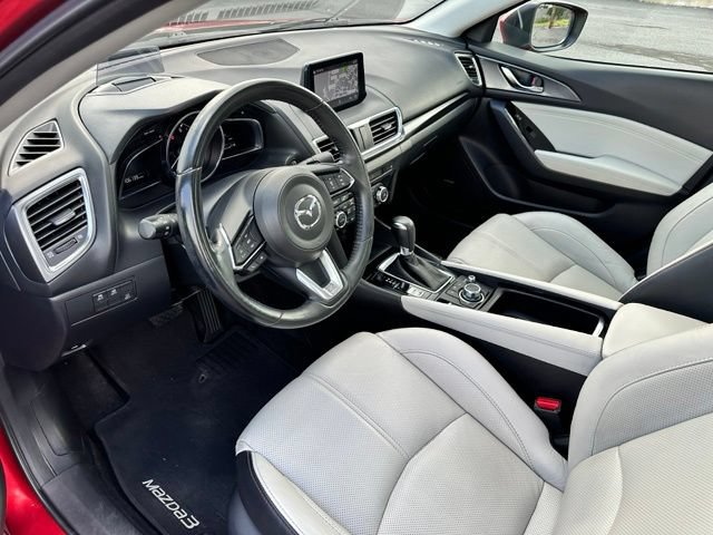 Used 2018 MAZDA MAZDA3 Grand Touring w/ Premium Equipment Package FWD image 12