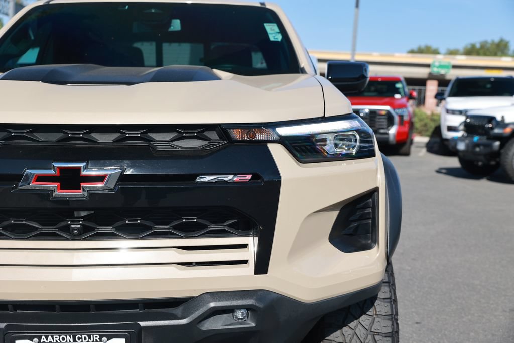 Used 2024 Chevrolet Colorado ZR2 w/ Technology Package AWD/4WD image 5
