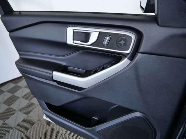 Certified 2020 Ford Explorer XLT w/ Equipment Group 202A image 25