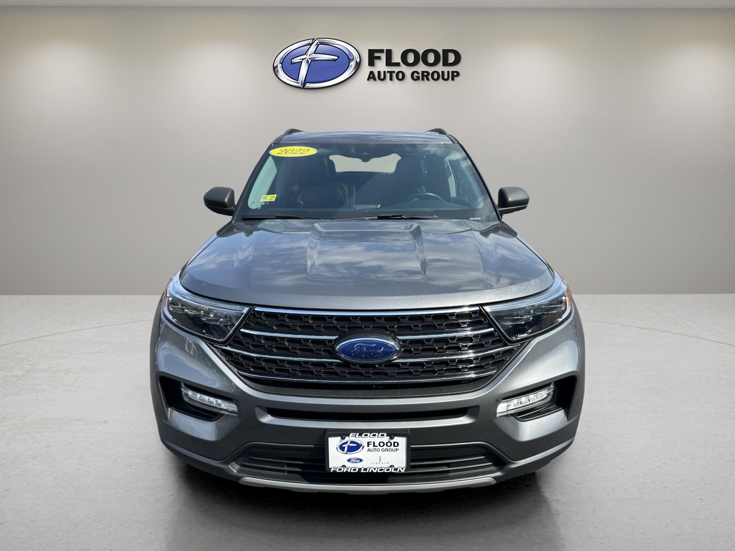 Certified 2022 Ford Explorer XLT w/ Equipment Group 202A image 2