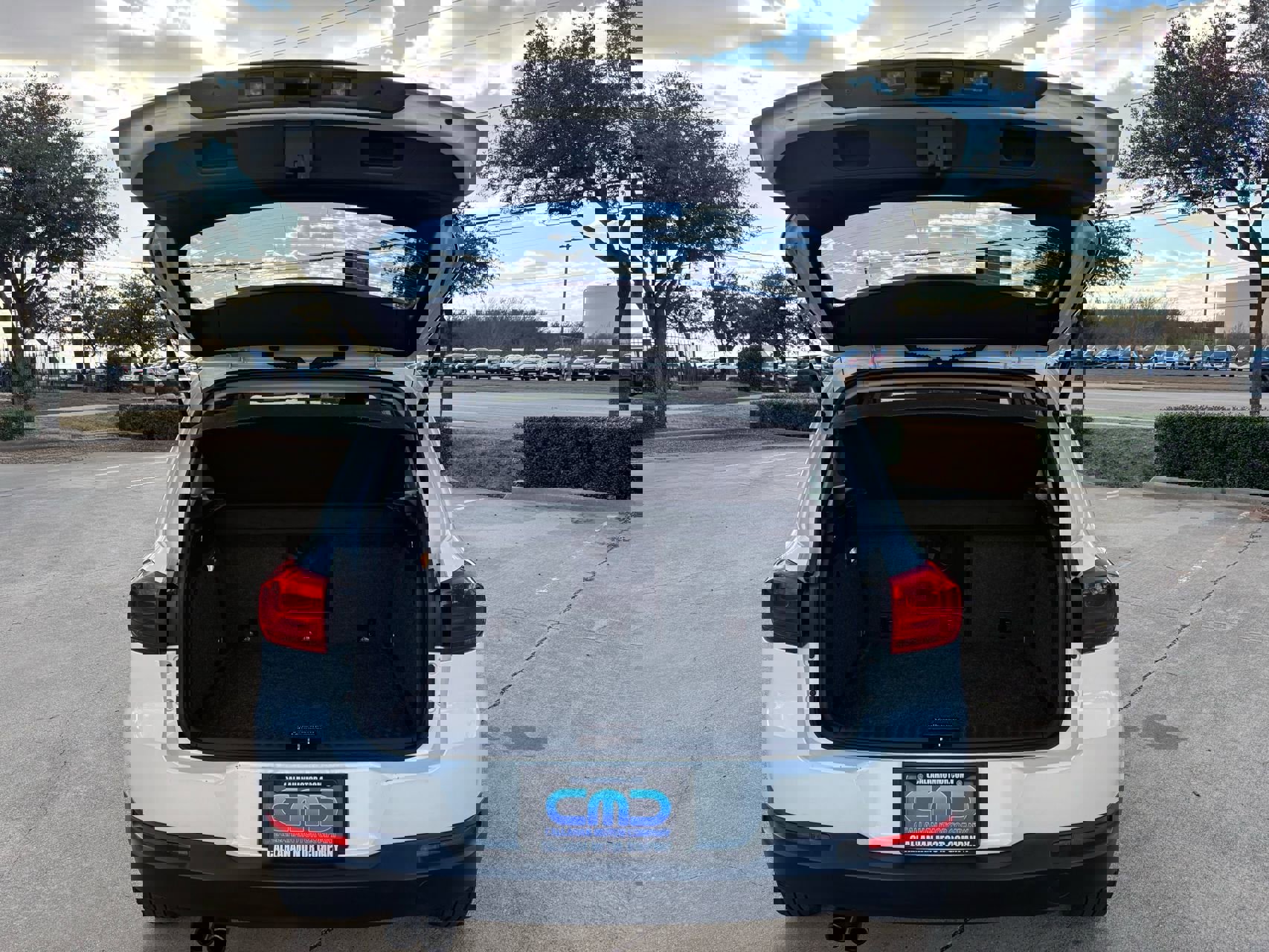 Used 2017 Volkswagen Tiguan S image 7