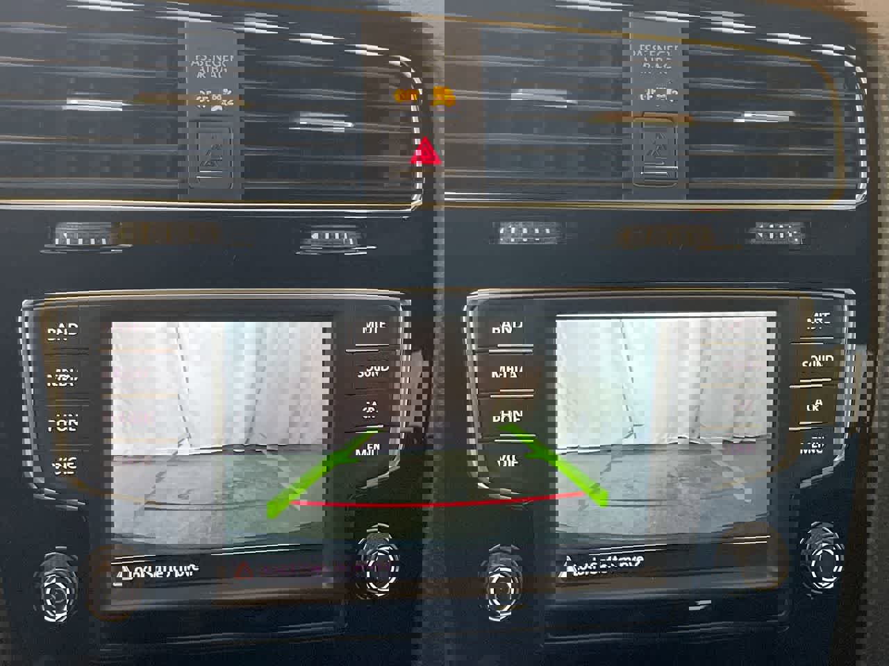 Used 2016 Volkswagen Golf R 4-Door image 17