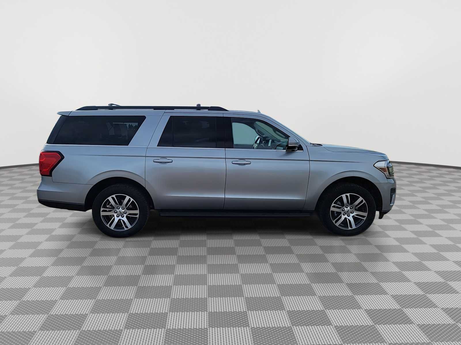 Used 2024 Ford Expedition Max XLT AWD/4WD image 9