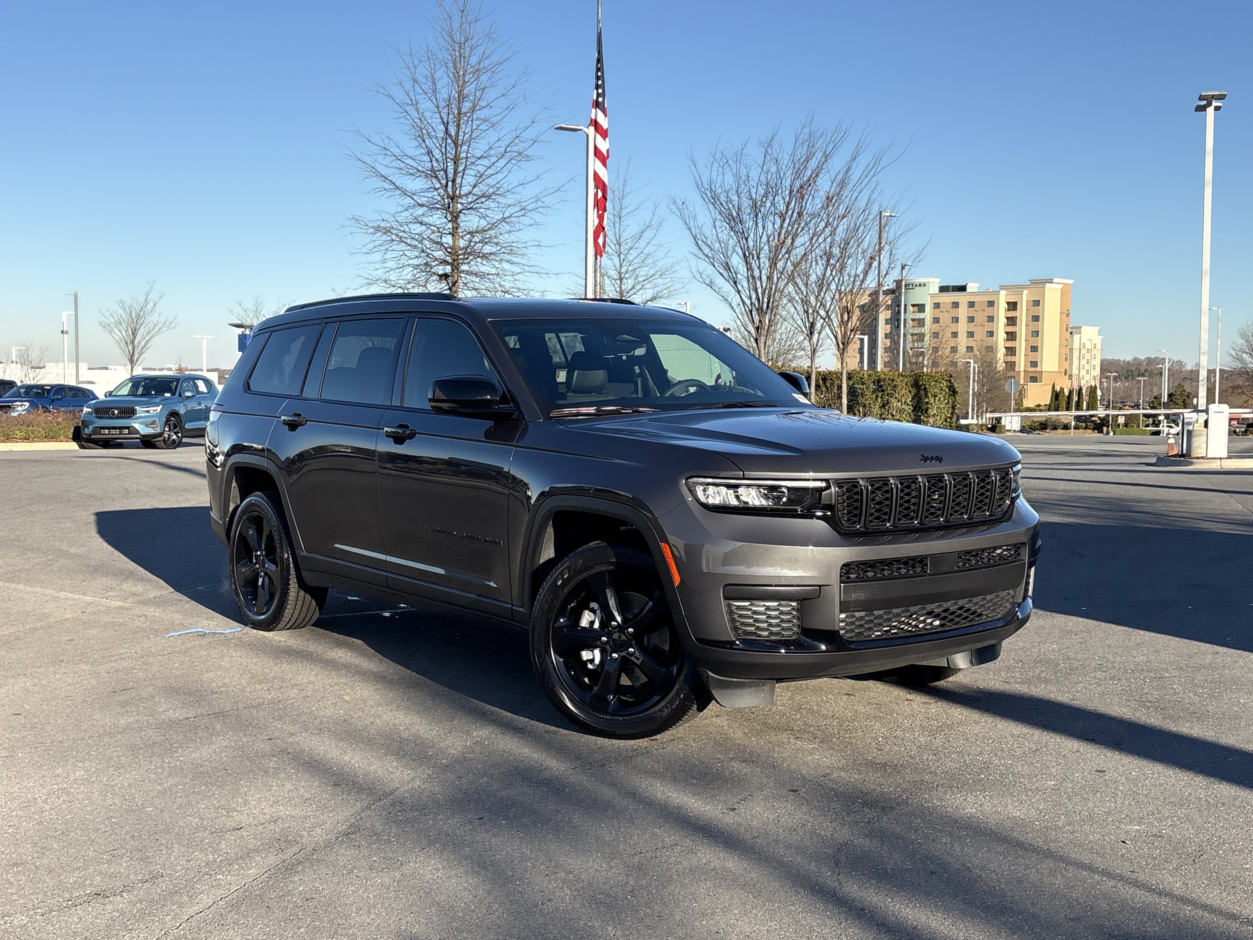 Certified 2025 Jeep Grand Cherokee L Altitude image 2