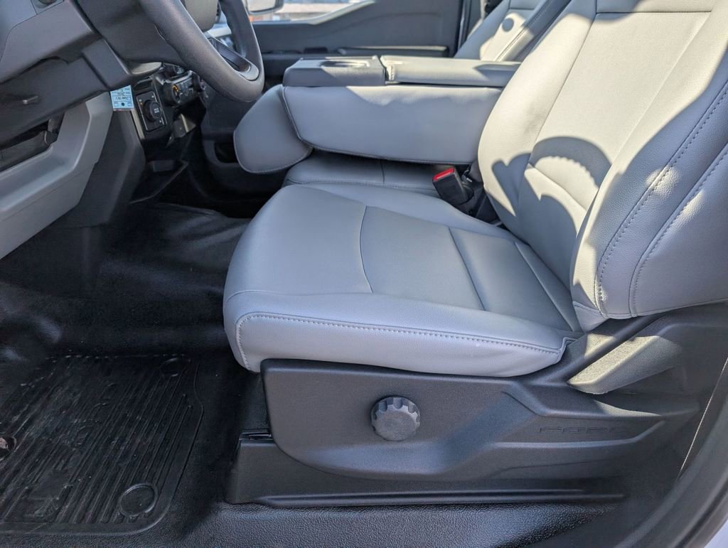 New 2026 Ford F550 4x4 Regular Cab Super Duty image 21