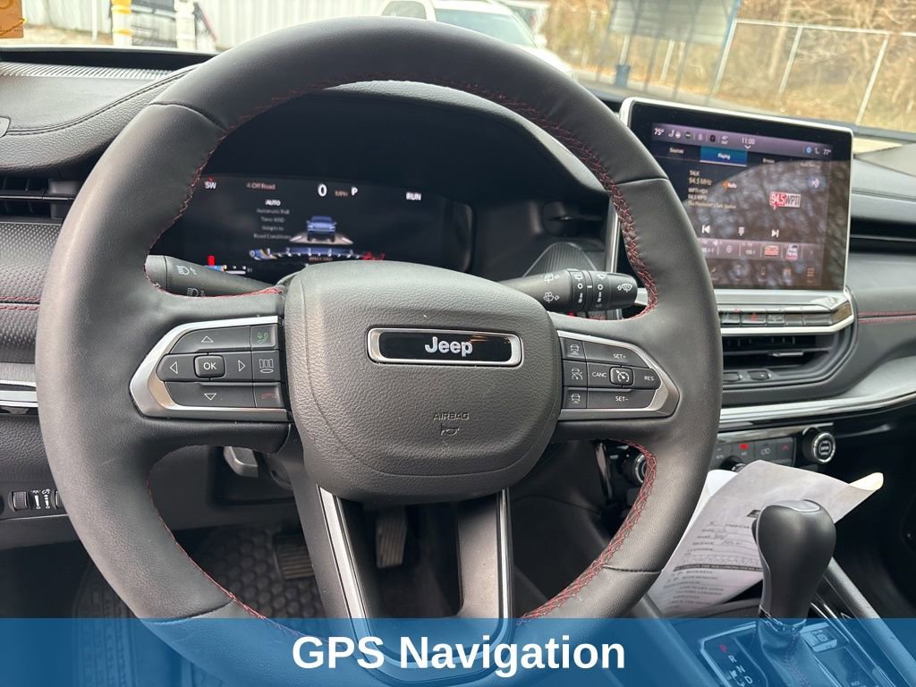 Used 2025 Jeep Compass Trailhawk w/ Trailhawk Elite Group image 8
