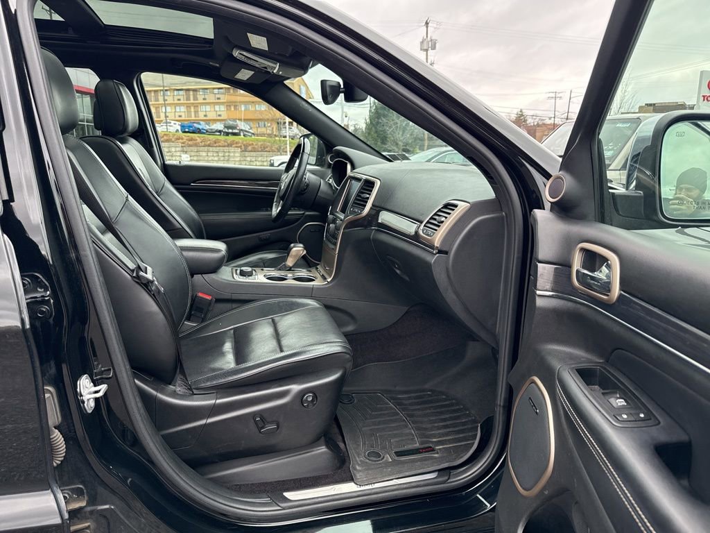 Used 2017 Jeep Grand Cherokee Overland AWD/4WD image 8