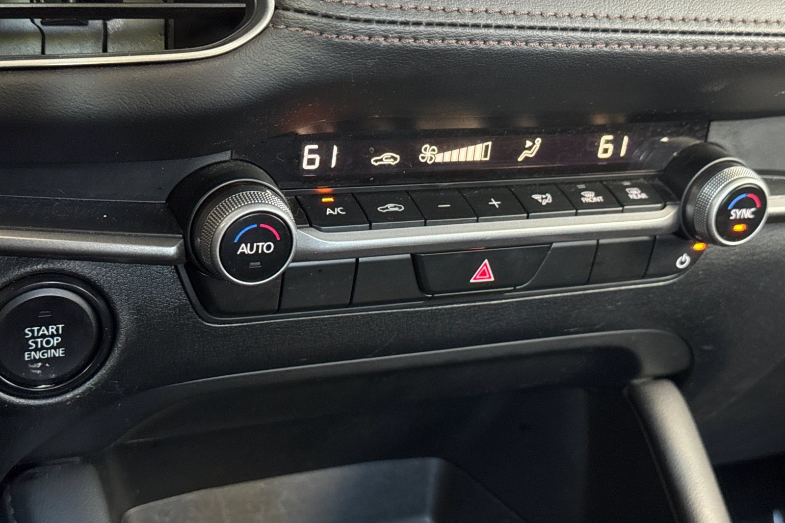 Used 2024 MAZDA MAZDA3 s FWD image 18