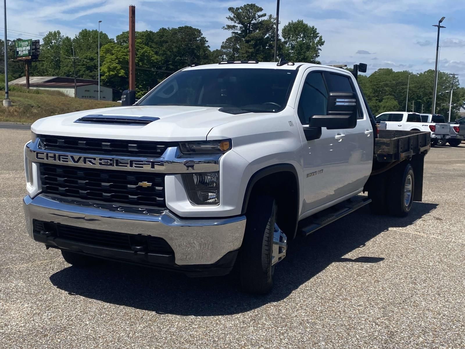 Used 2022 Chevrolet Silverado 3500 LT w/ Remote Start Package AWD/4WD image 3