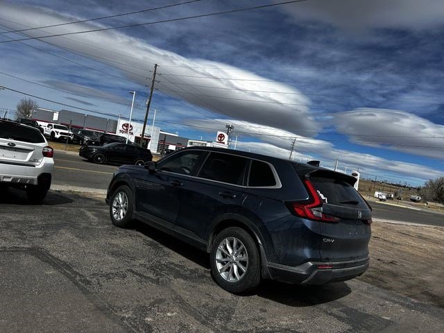 Used 2025 Honda CR-V EX image 3
