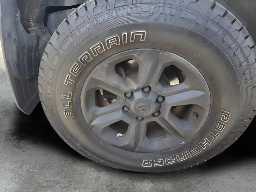 Used 2021 Toyota 4Runner SR5 AWD/4WD image 19