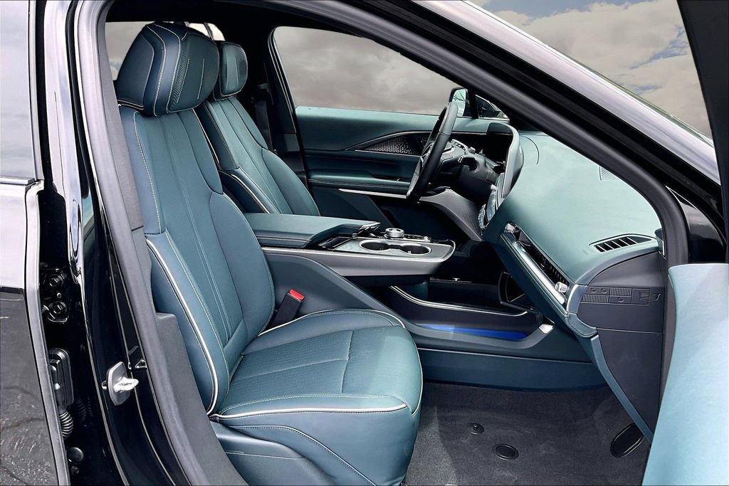Used 2024 Cadillac Lyriq Luxury w/ Nappa Leather Package RWD image 28