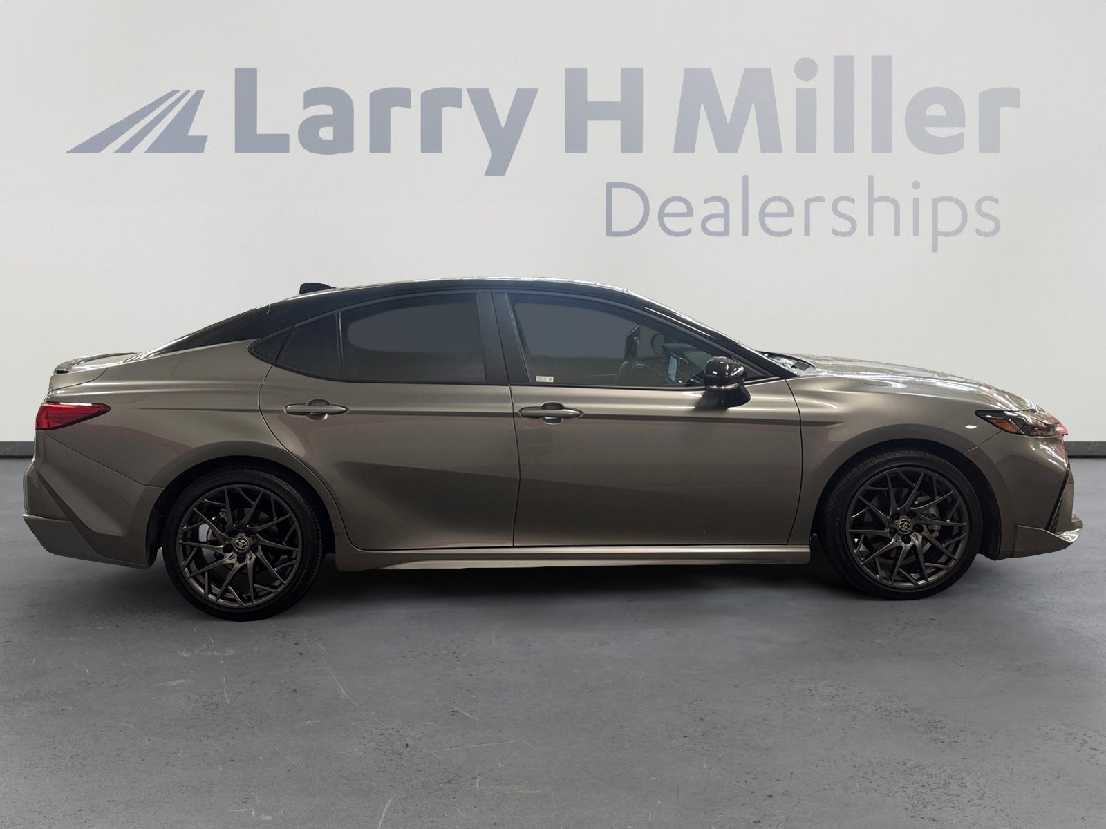 Certified 2025 Toyota Camry XSE w/ Premium Package image 6