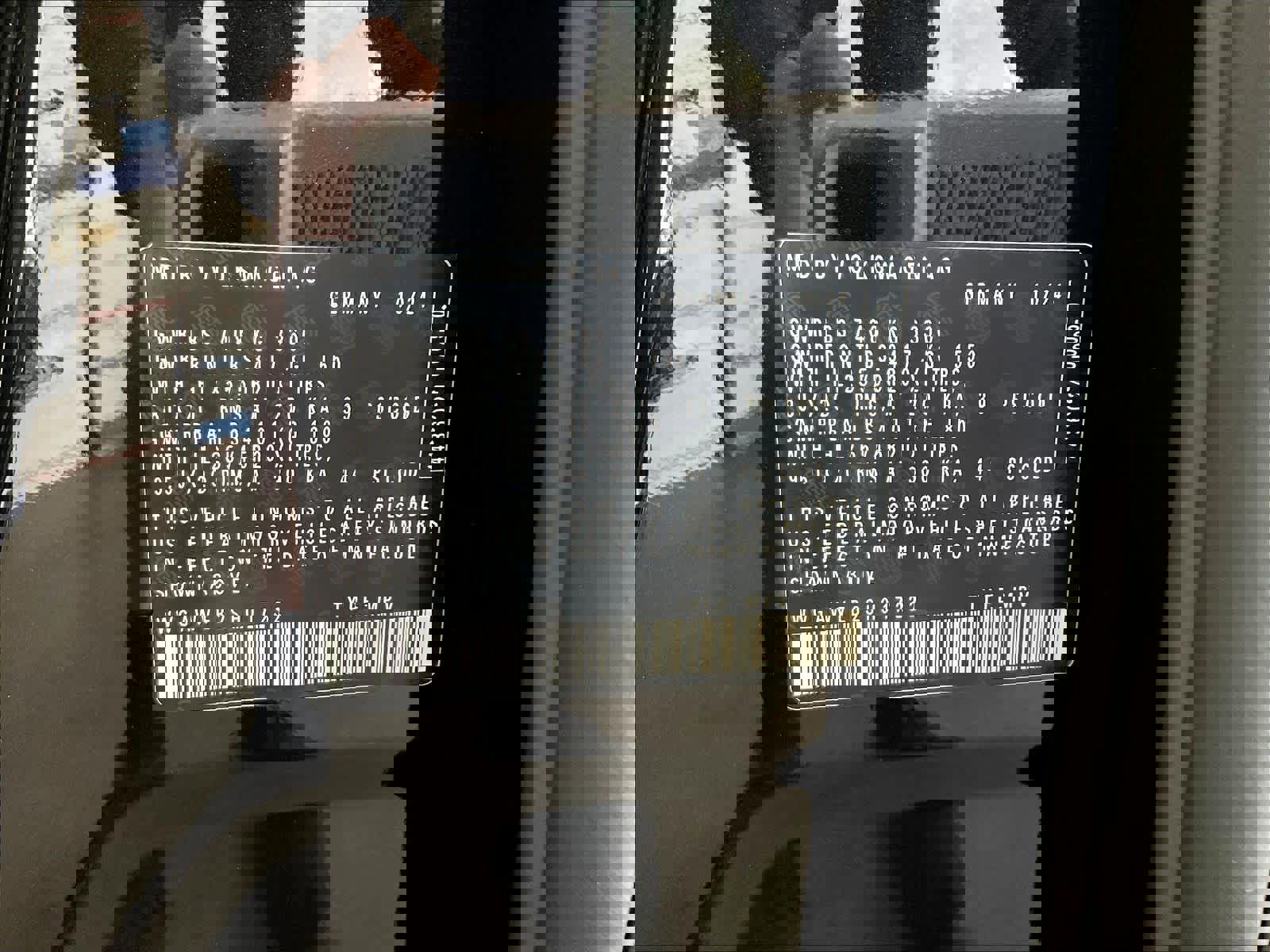 New 2025 Volkswagen ID. Buzz Pro S image 34