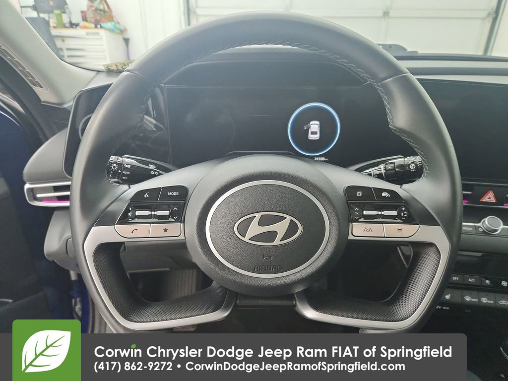 Used 2025 Hyundai Elantra SEL image 22