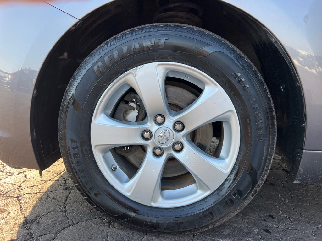Used 2017 Toyota Sienna LE image 40