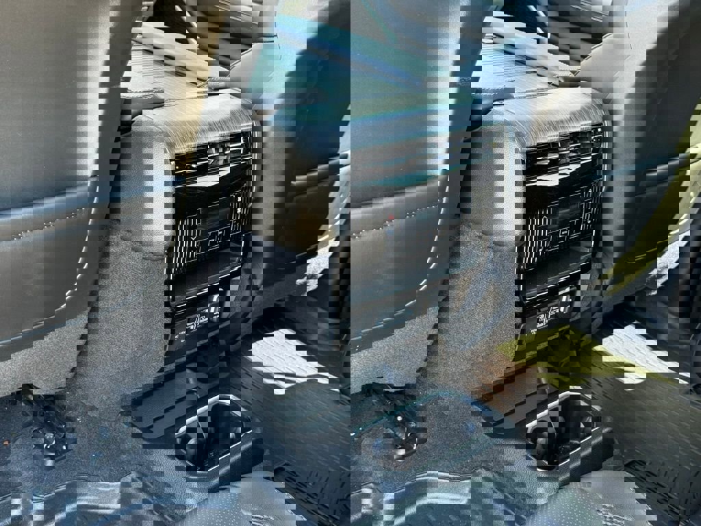 Used 2024 Jeep Wagoneer Series II w/ Convenience Group I image 32