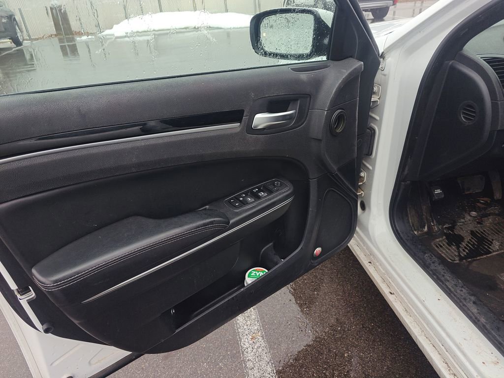 Used 2017 Chrysler 300 S w/ 300S Premium Group image 6