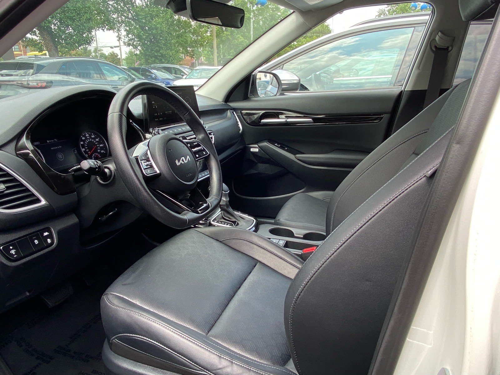 Used 2022 Kia Seltos SX AWD/4WD image 12