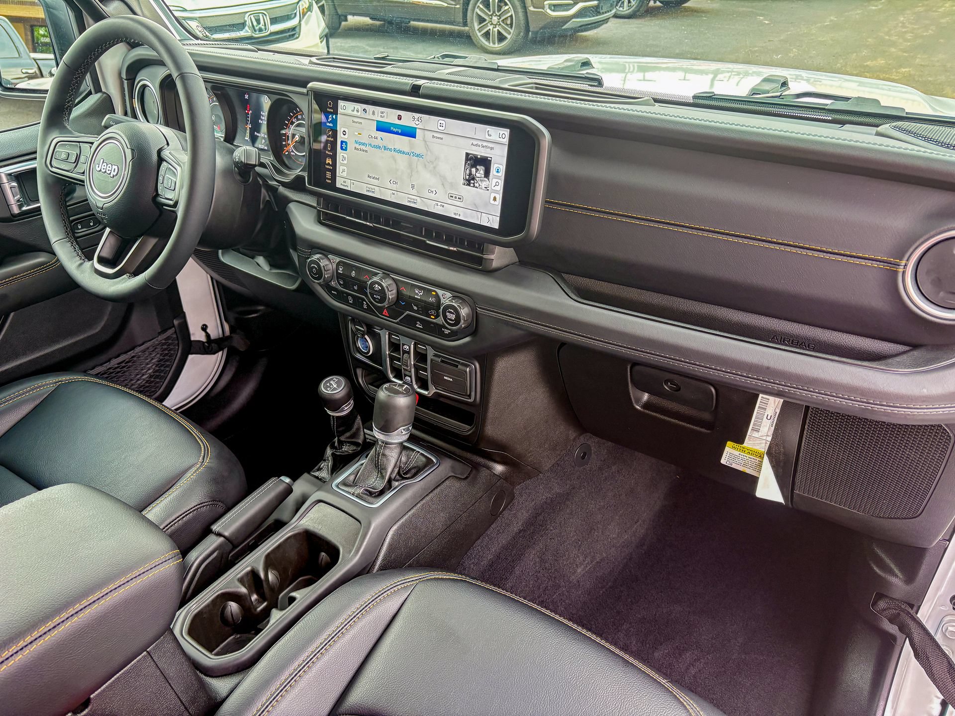 Used 2025 Jeep Gladiator Sport AWD/4WD image 26