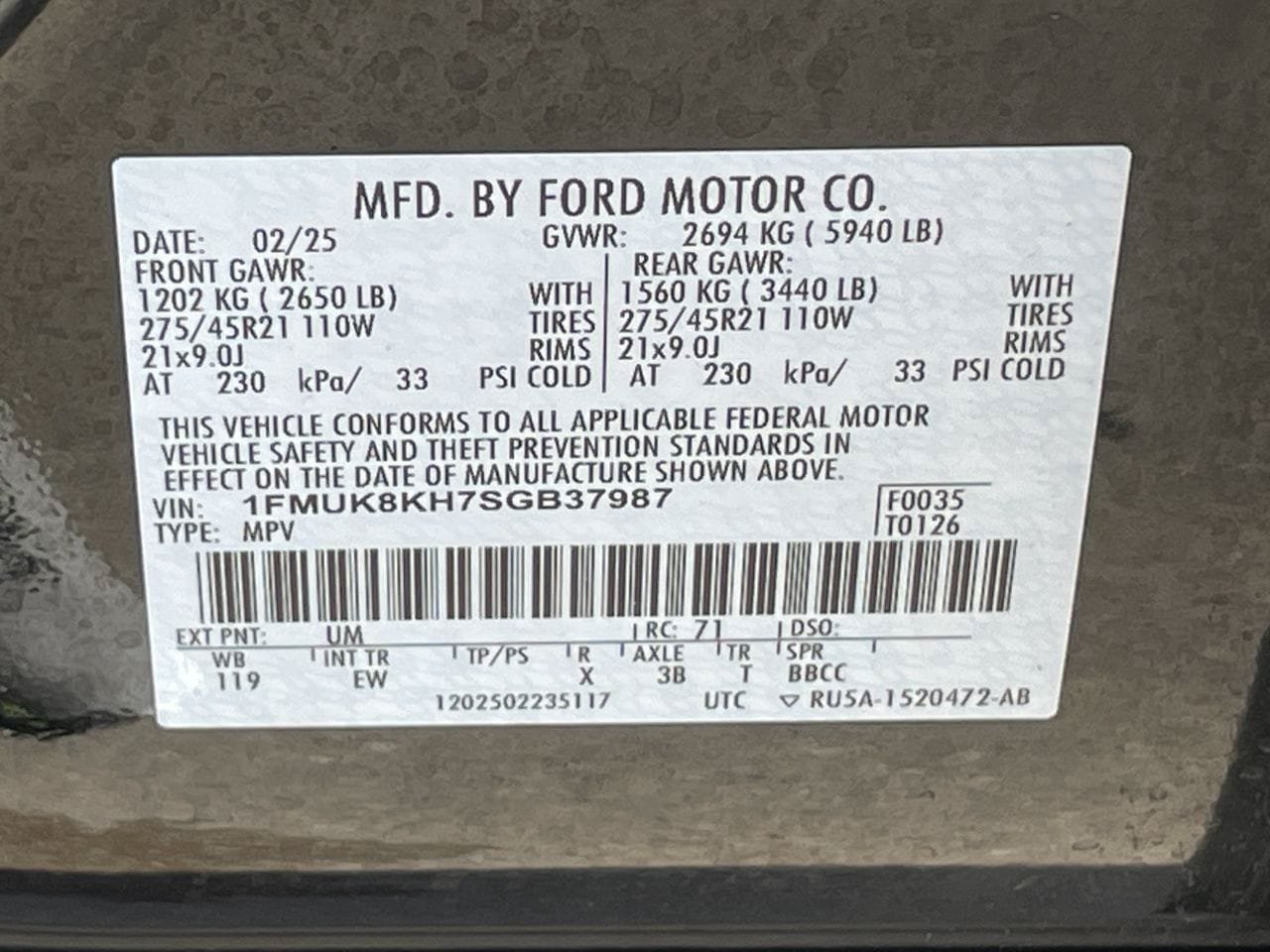 Used 2025 Ford Explorer ST-Line w/ ST-Line Street Pack AWD/4WD image 32