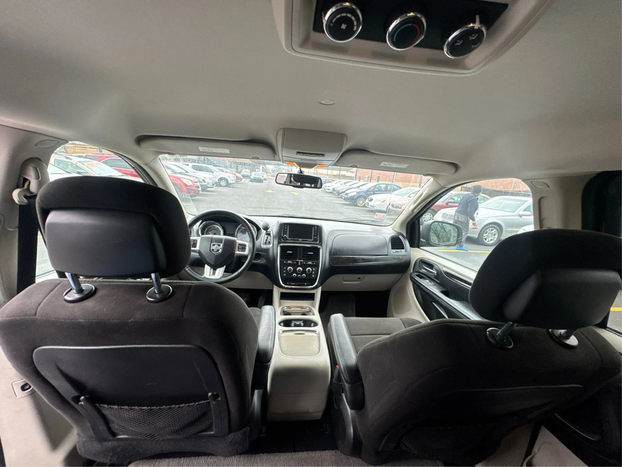 Used 2012 Dodge Grand Caravan SXT w/ UConnect Hands-Free Group image 25