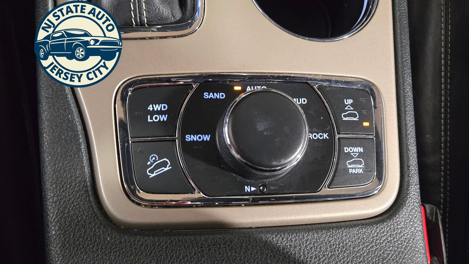 Used 2017 Jeep Grand Cherokee Overland AWD/4WD image 20