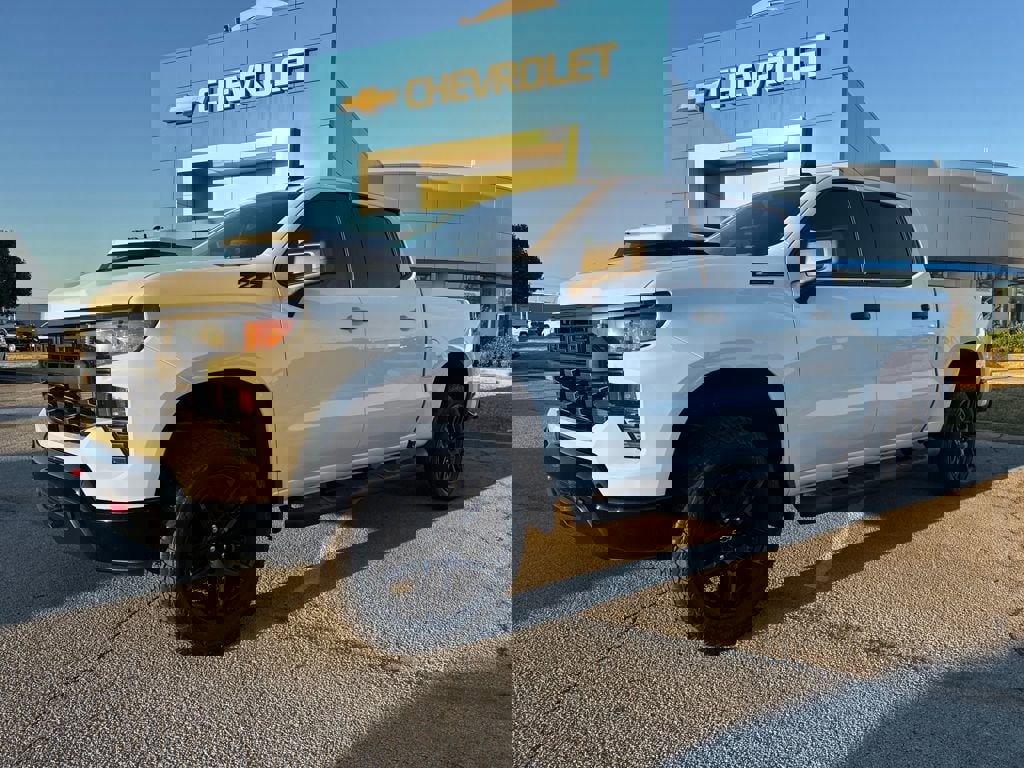 New 2026 Chevrolet Silverado 1500 Custom Trail Boss w/ LPO, Dark Essentials Package