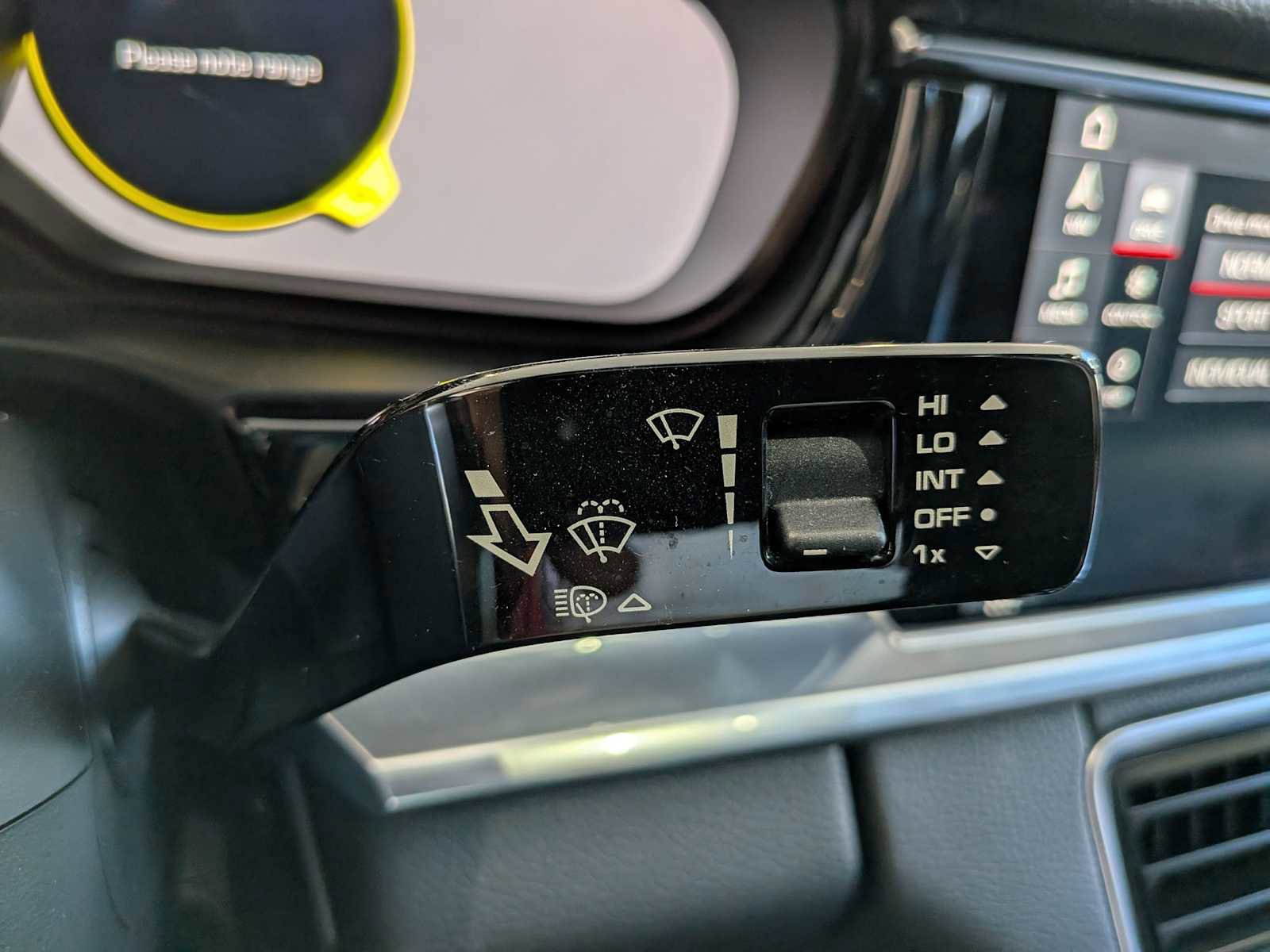 Used 2017 Porsche Panamera 4 image 26