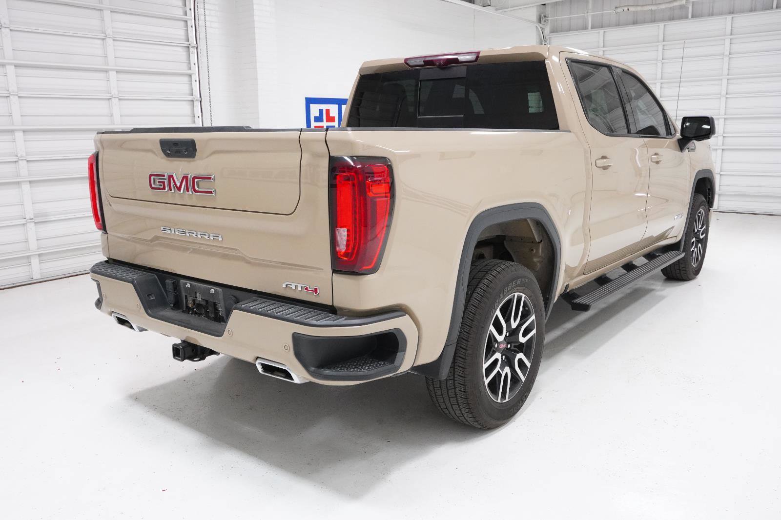 Used 2022 GMC Sierra 1500 AT4 w/ AT4 Premium Package image 5