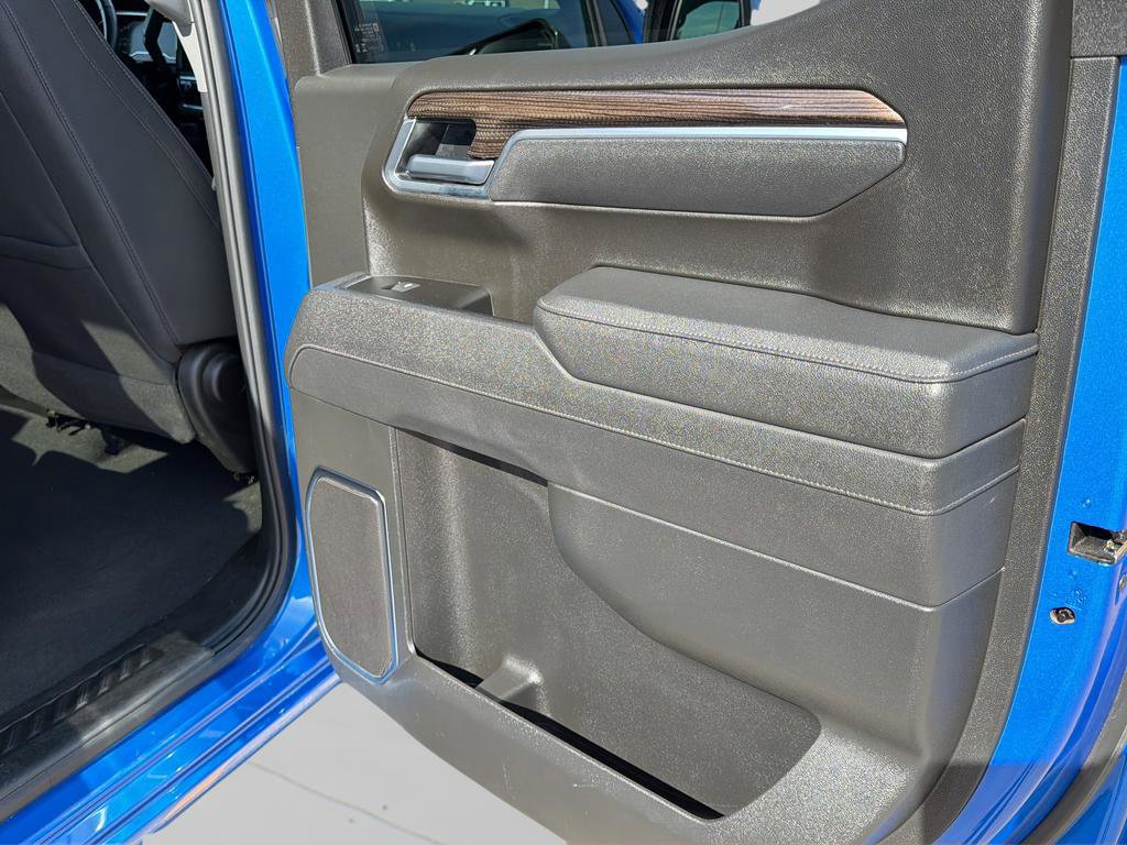 Used 2025 Chevrolet Silverado 1500 LT image 11