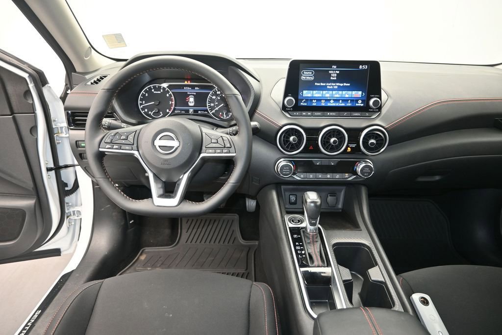 Used 2025 Nissan Sentra SR FWD image 16