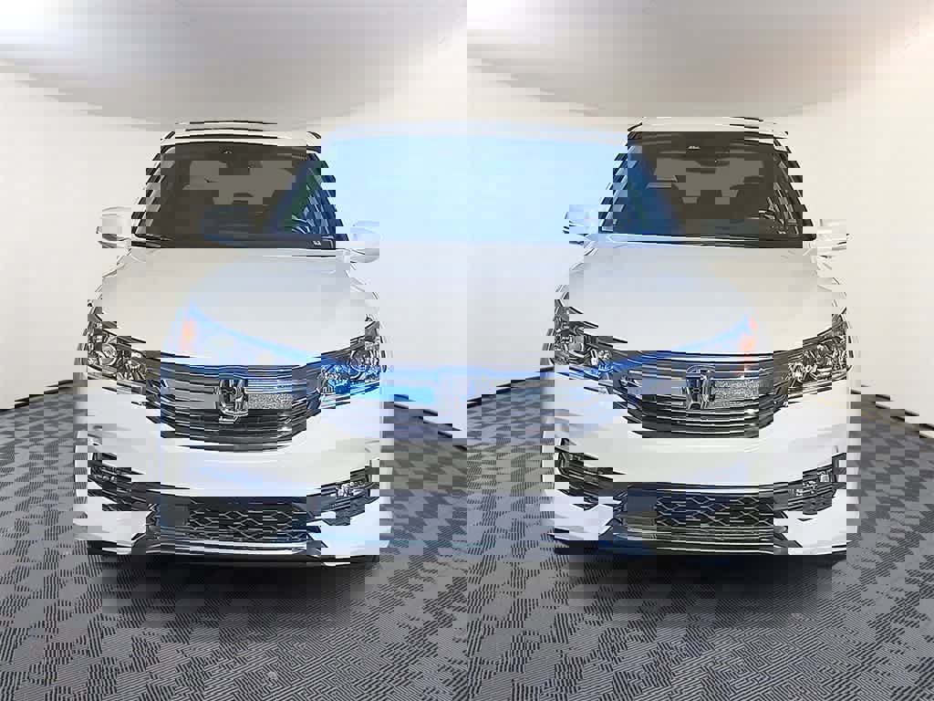 Used 2016 Honda Accord EX-L image 2