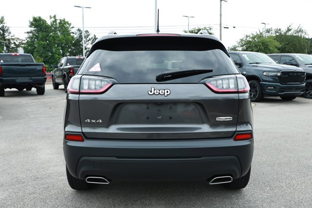 Used 2022 Jeep Cherokee Latitude Lux w/ Mopar Interior Package AWD/4WD image 7