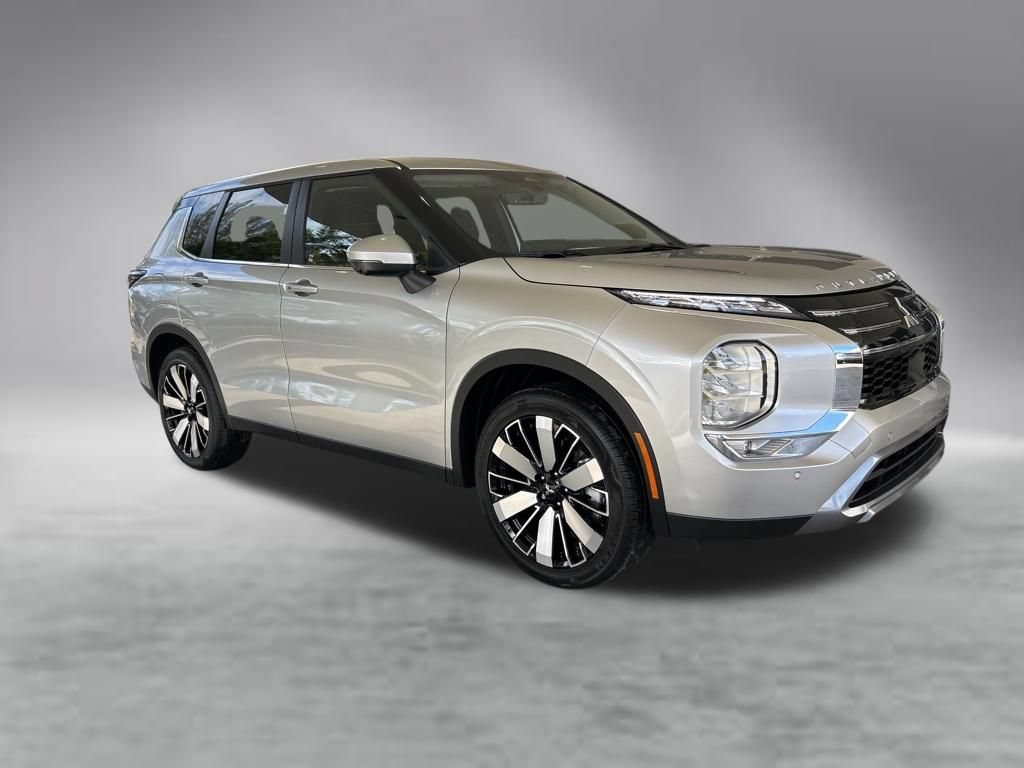 New 2026 Mitsubishi Outlander SE FWD image 2