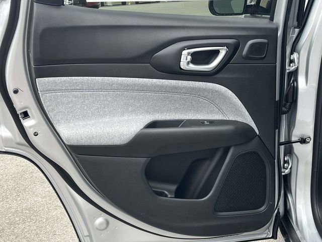 New 2026 Jeep Compass Latitude image 14