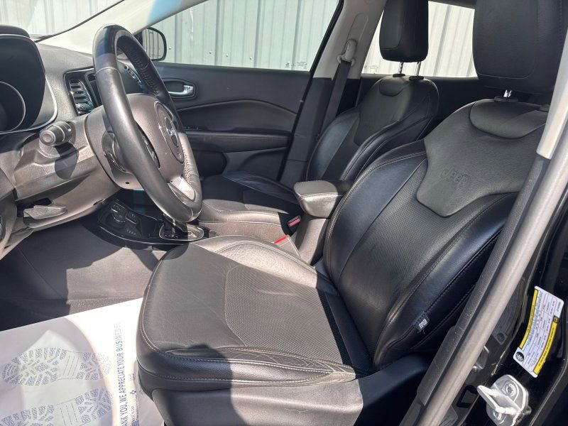 Used 2018 Jeep Compass Limited w/ Navigation Group AWD/4WD image 18