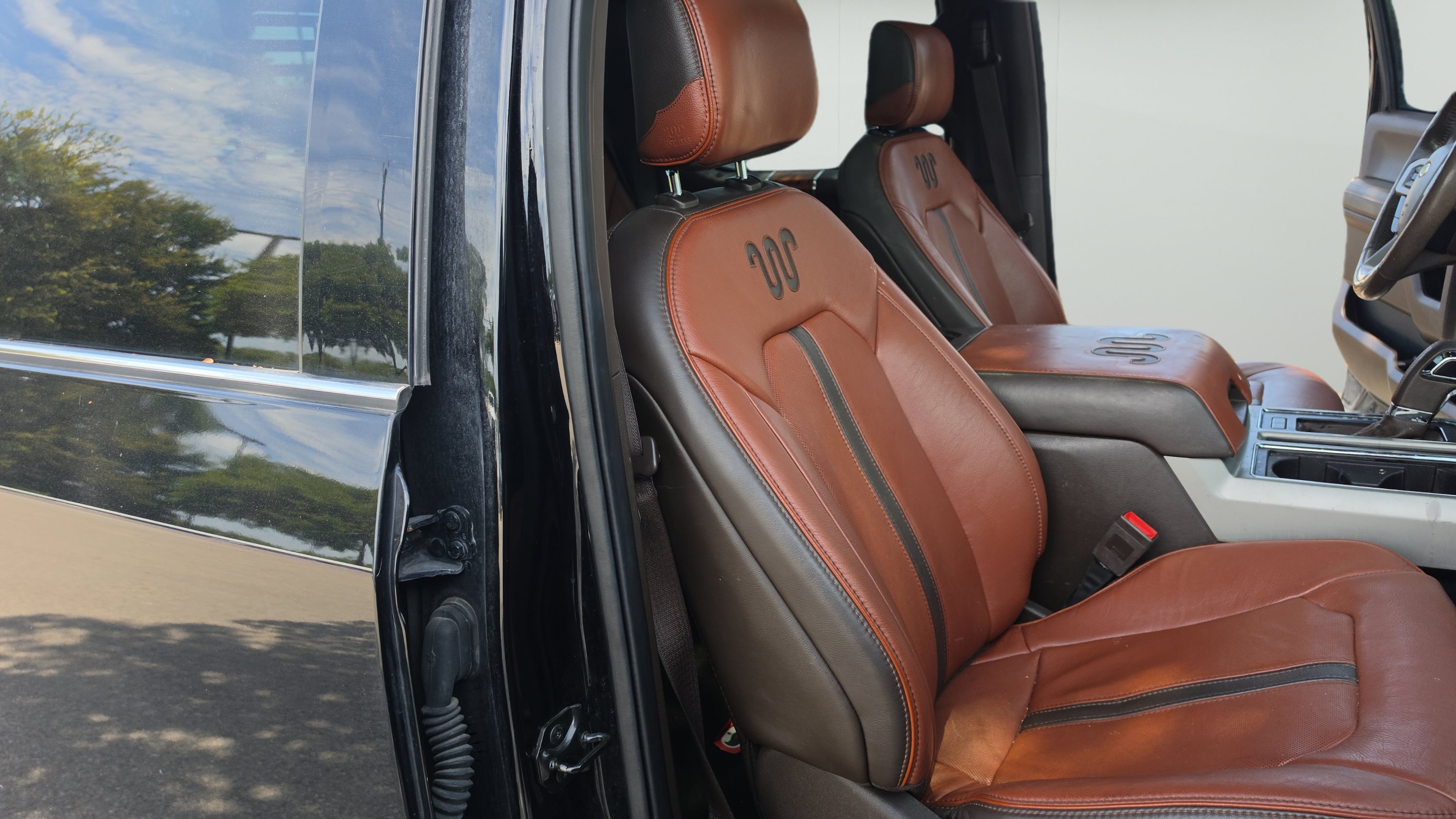 Used 2019 Ford F150 King Ranch w/ Equipment Group 601A Luxury AWD/4WD image 25