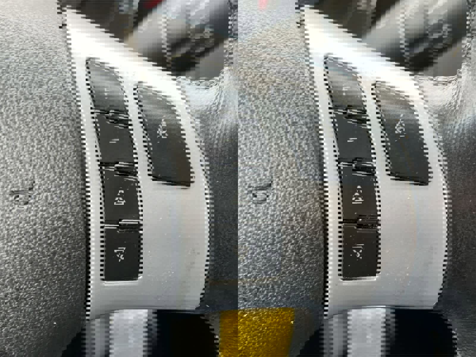 Used 2007 Pontiac Torrent 2WD w/ Preferred Package image 24