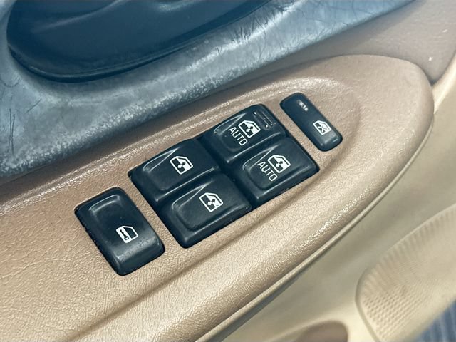 Used 2004 Chevrolet TrailBlazer LS w/ LS Preferred Equipment Group AWD/4WD image 15